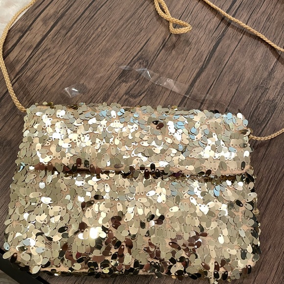 Gold Clutch - Picture 2 of 4